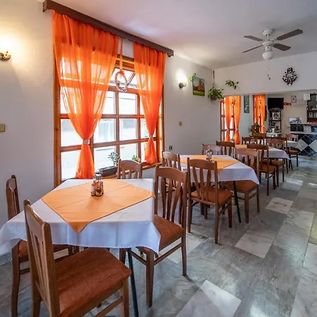 Guest Grudovi ゲストハウス