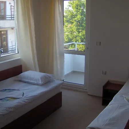 Guest Grudovi ゲストハウス